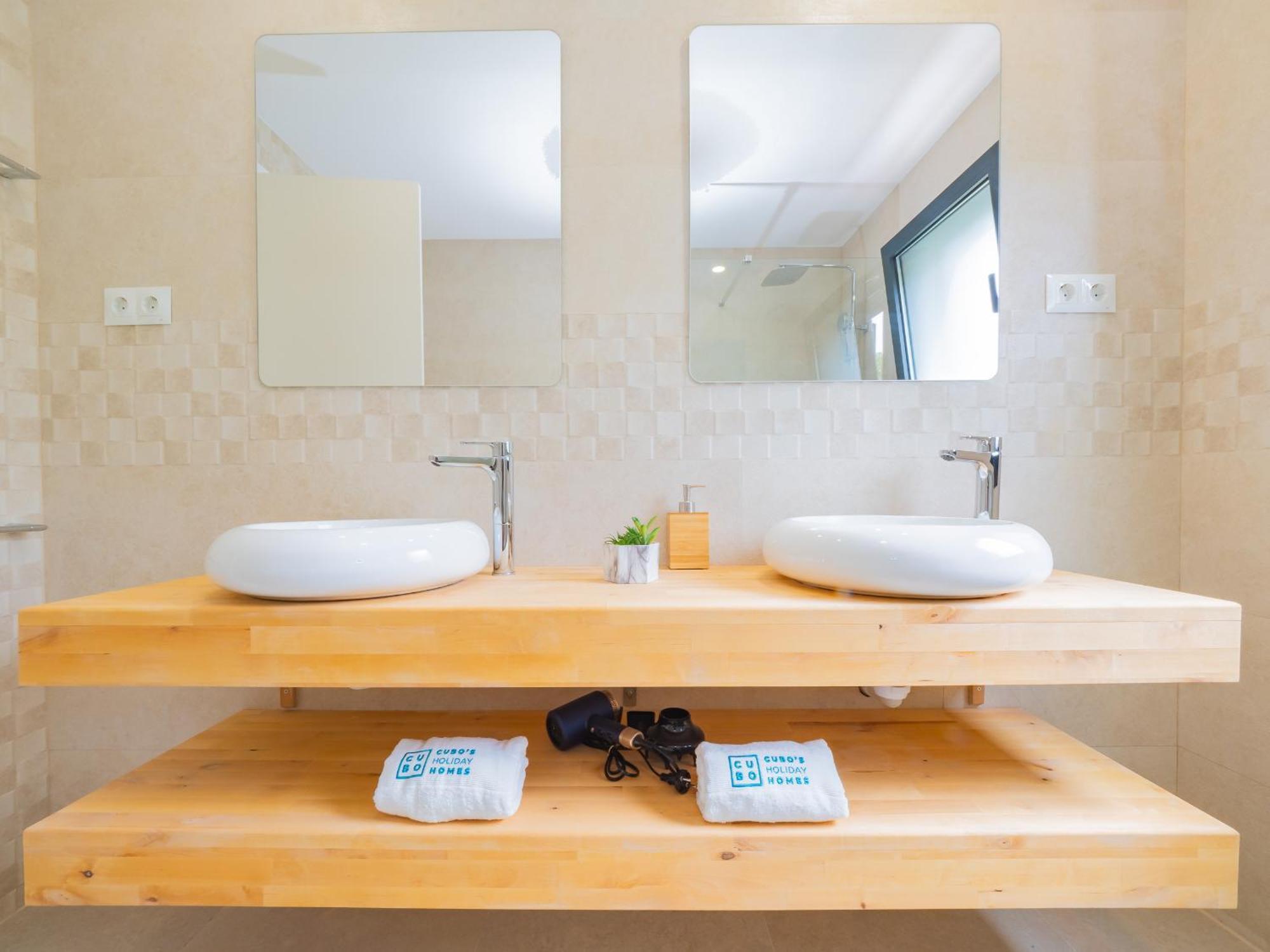Cubo's Casa Pineda Malaga